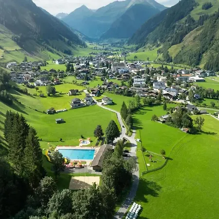 Rauris Suite With Breakfast & Sauna Holiday home *